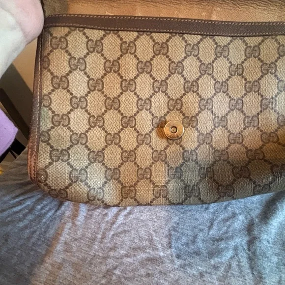 Authentic Vintage Gucci Sherry Line GG Supreme Clutch - Crossbody Chain Included - Picture 8 of 15